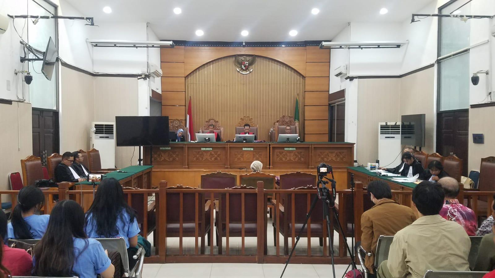 Ike Farida Terbukti Bersalah, Dijatuhi Vonis 5 Bulan Penjara atas Kasus Sumpah Palsu